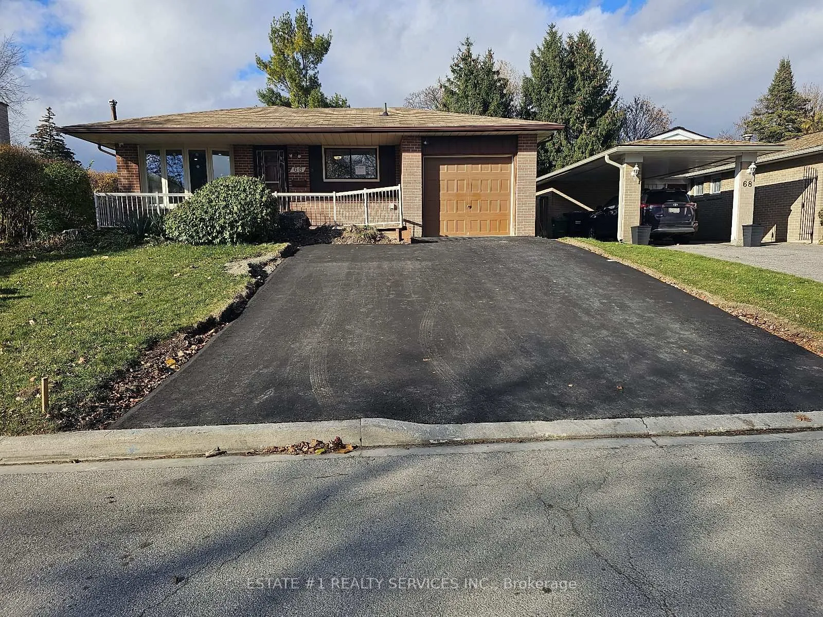 Front of Unit Upper, 66 Caledon Crescent