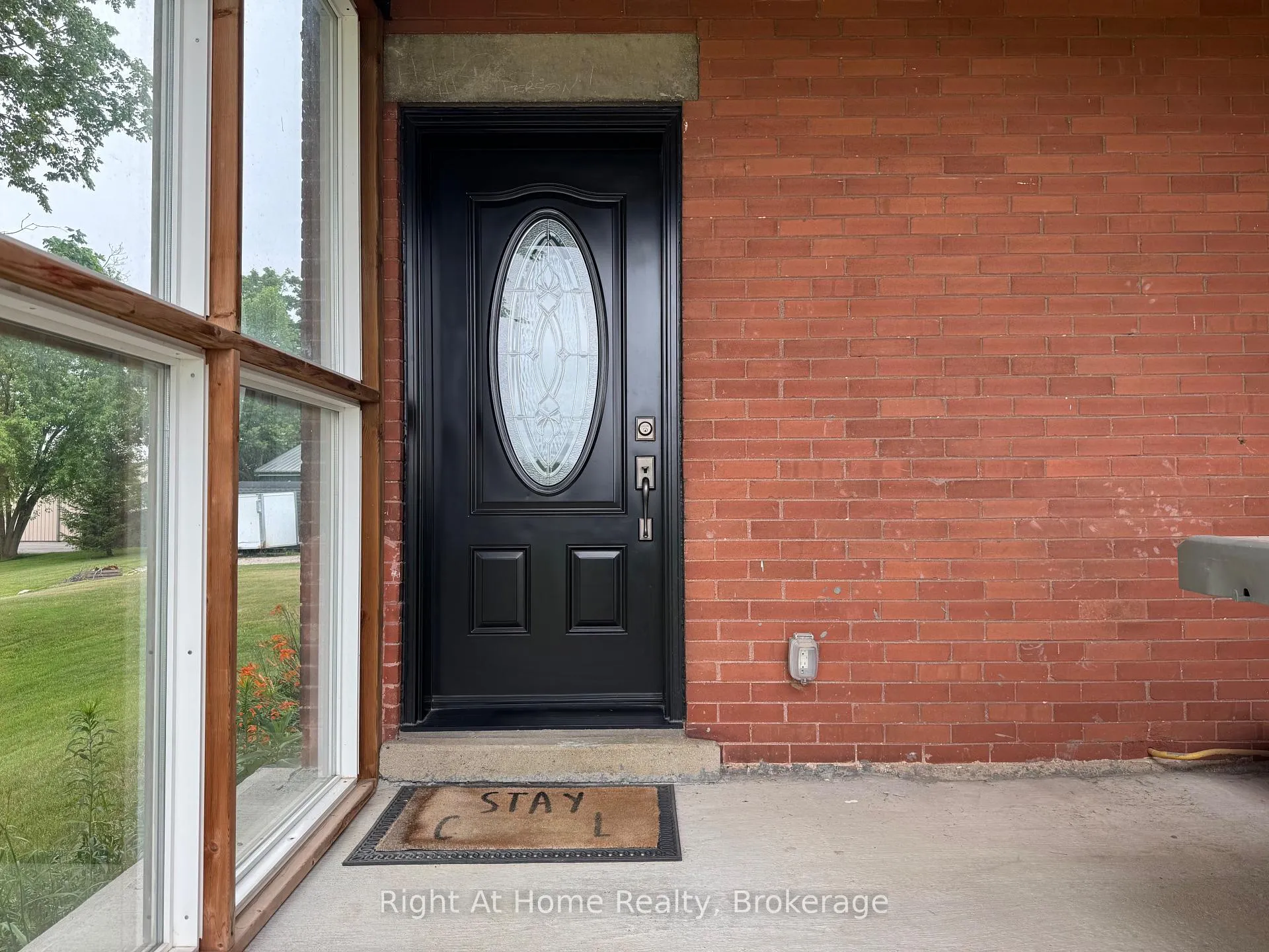 Photo 2 of Unit A, 12 Erinville Drive, Erin — HOMEH
