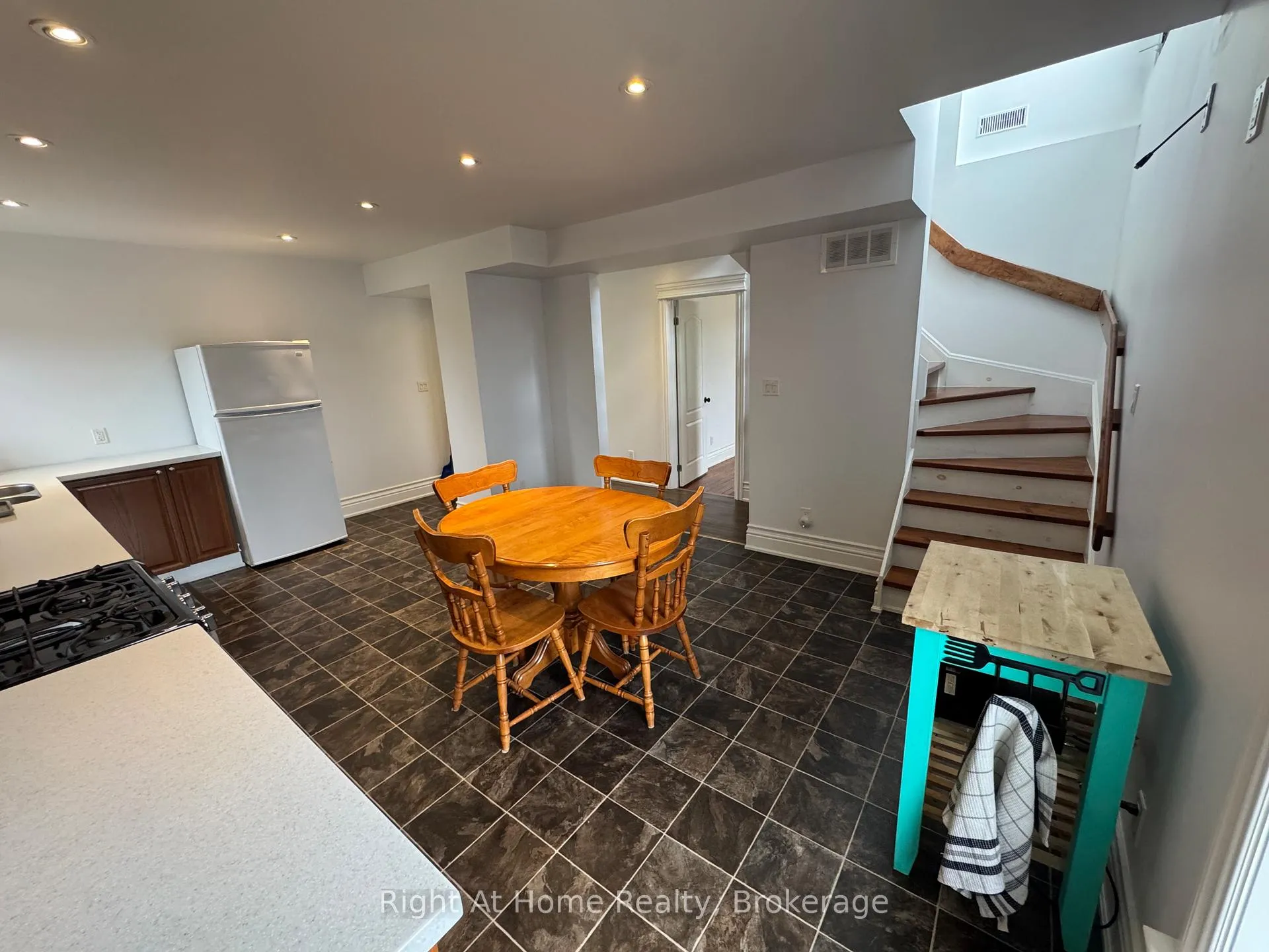 Photo 4 of Unit A, 12 Erinville Drive, Erin — HOMEH