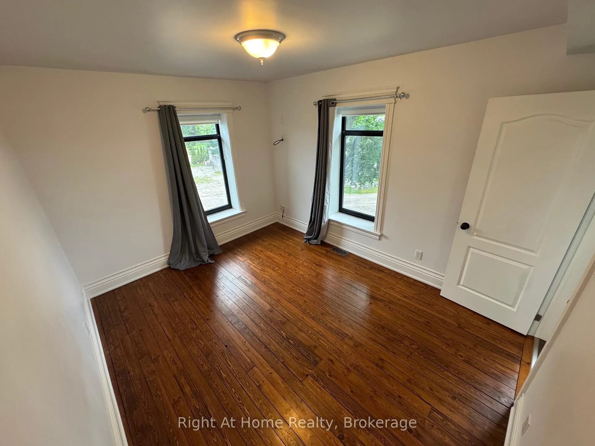 Photo 8 of Unit A, 12 Erinville Drive, Erin — HOMEH