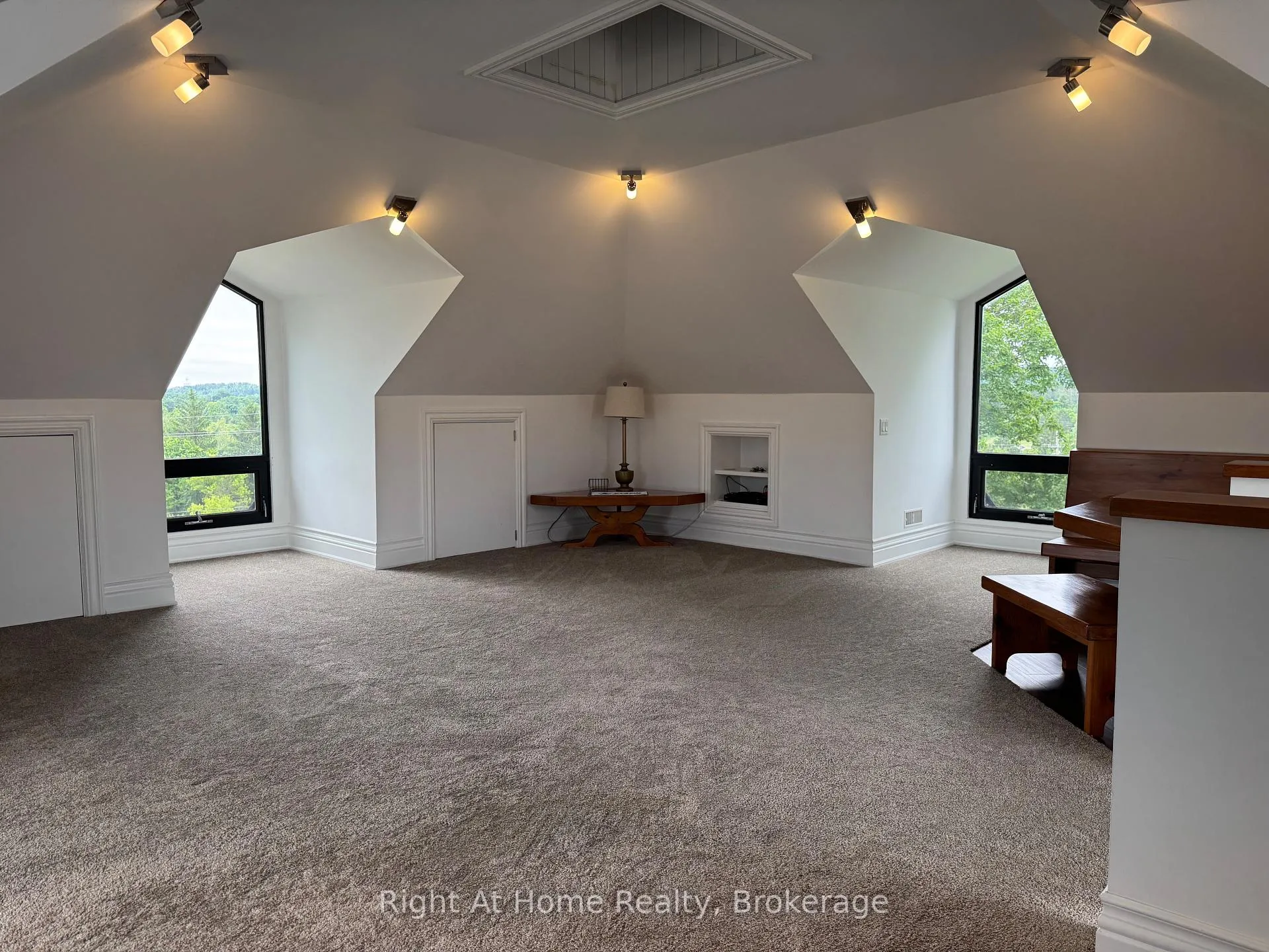 Photo 15 of Unit A, 12 Erinville Drive, Erin — HOMEH
