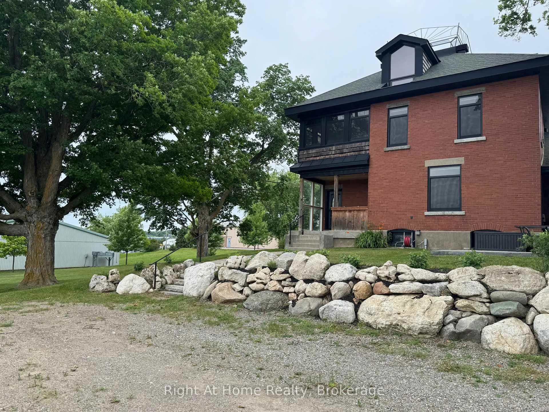 Photo 17 of Unit A, 12 Erinville Drive, Erin — HOMEH