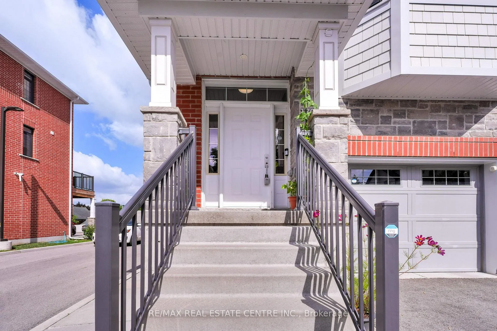 Photo 3 of 170 Benton Street S, Kitchener — HOMEH