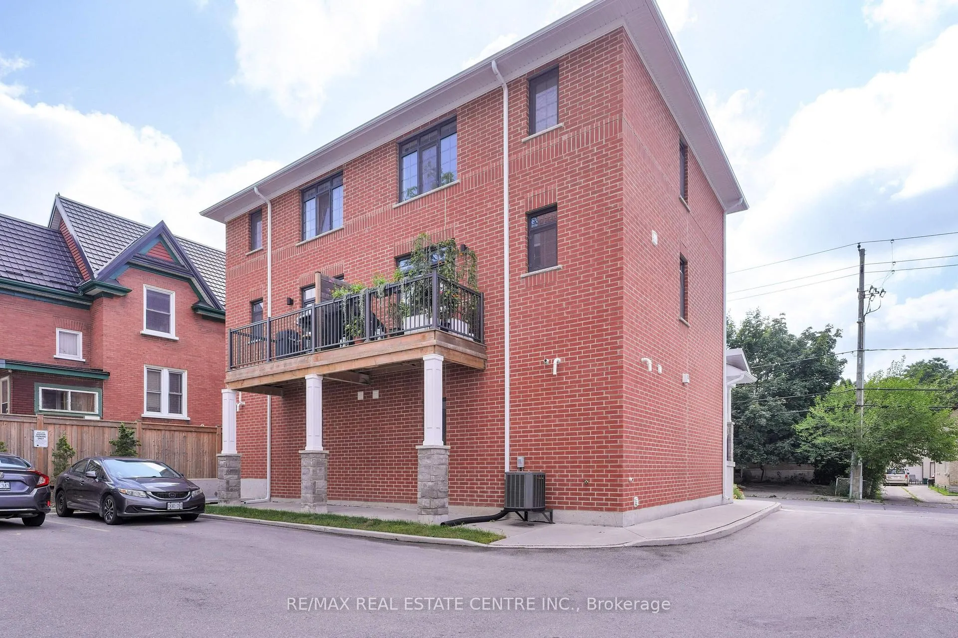 Photo 4 of 170 Benton Street S, Kitchener — HOMEH