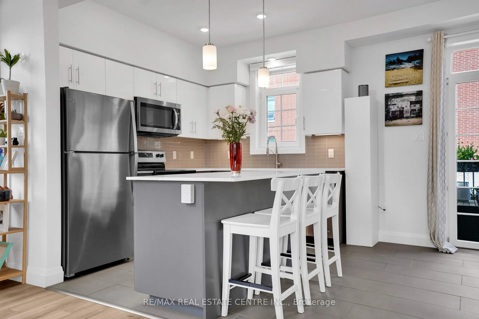 Photo 10 of 170 Benton Street S, Kitchener — HOMEH