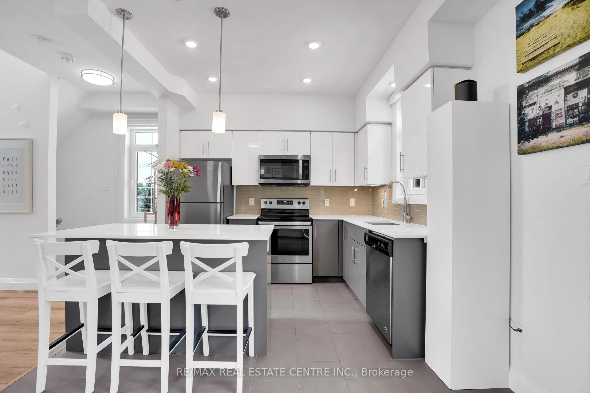 Photo 13 of 170 Benton Street S, Kitchener — HOMEH