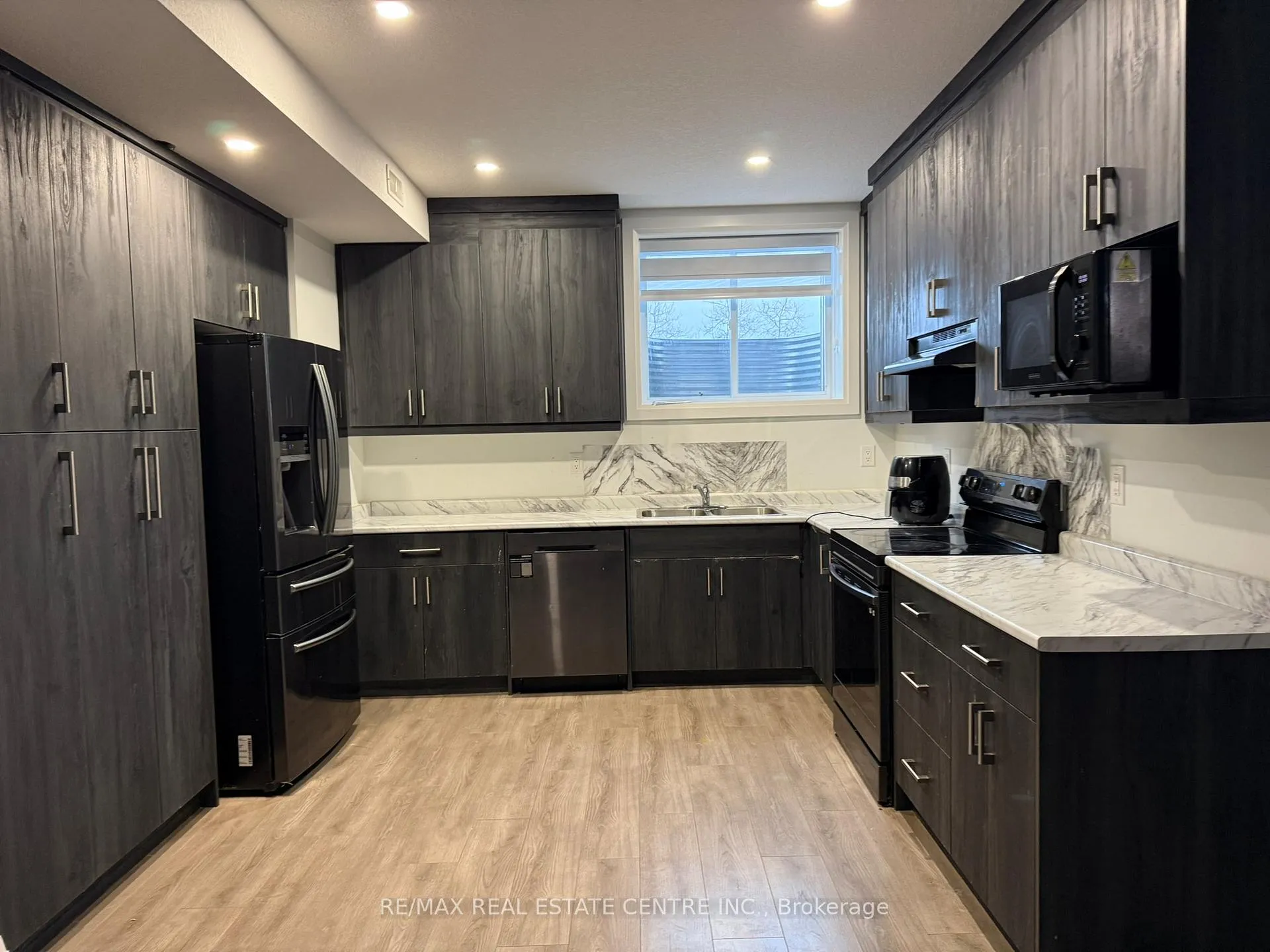Photo 5 of Unit 6, 19 Yarl Place, Guelph/Eramosa, Rural Guelph/Eramosa East — HOMEH