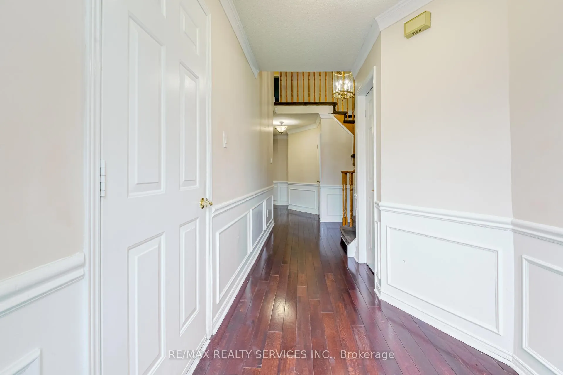 Photo 3 of Unit Upper, 4469 Gullfoot Circle, Mississauga, Hurontario — HOMEH