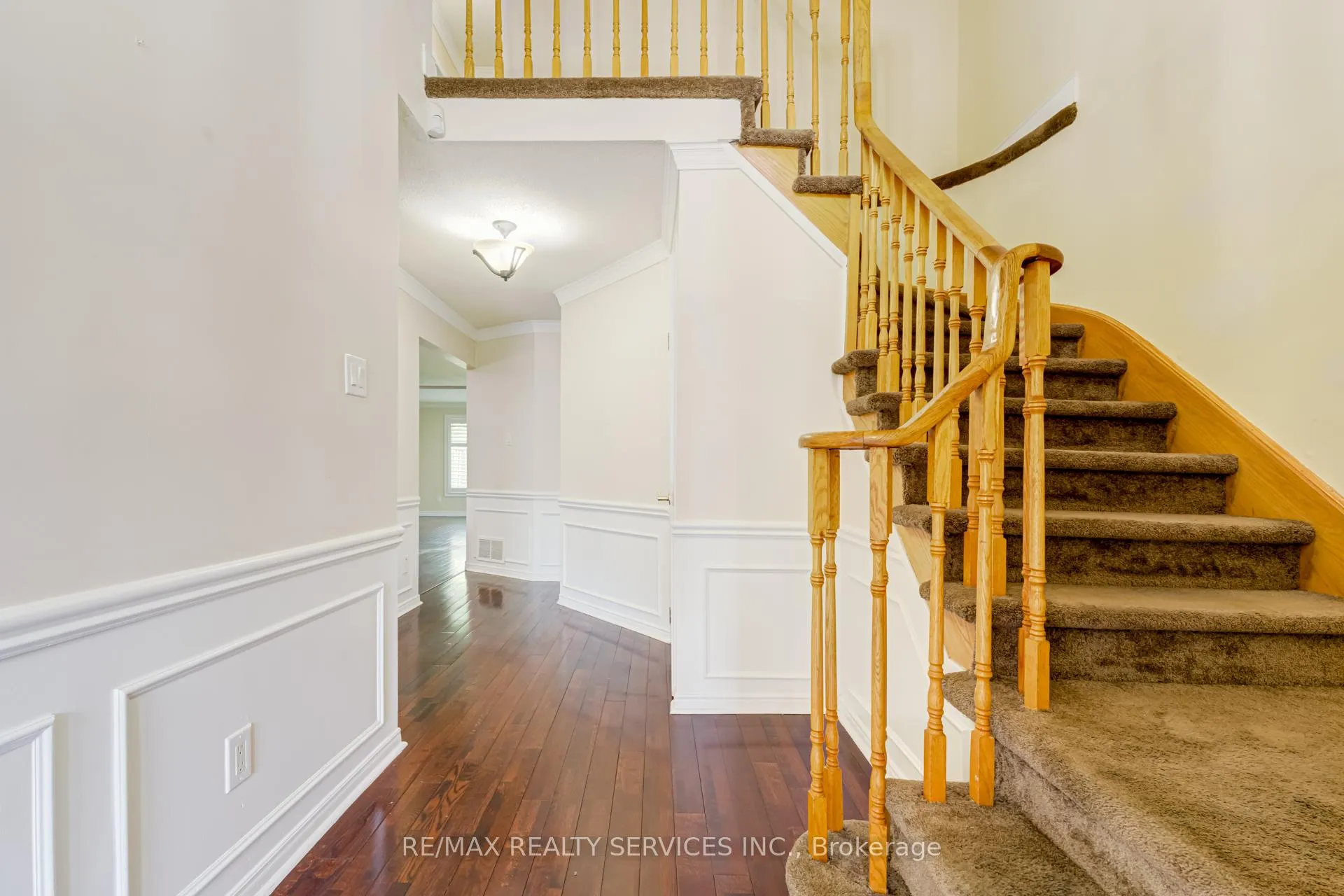Photo 4 of Unit Upper, 4469 Gullfoot Circle, Mississauga, Hurontario — HOMEH