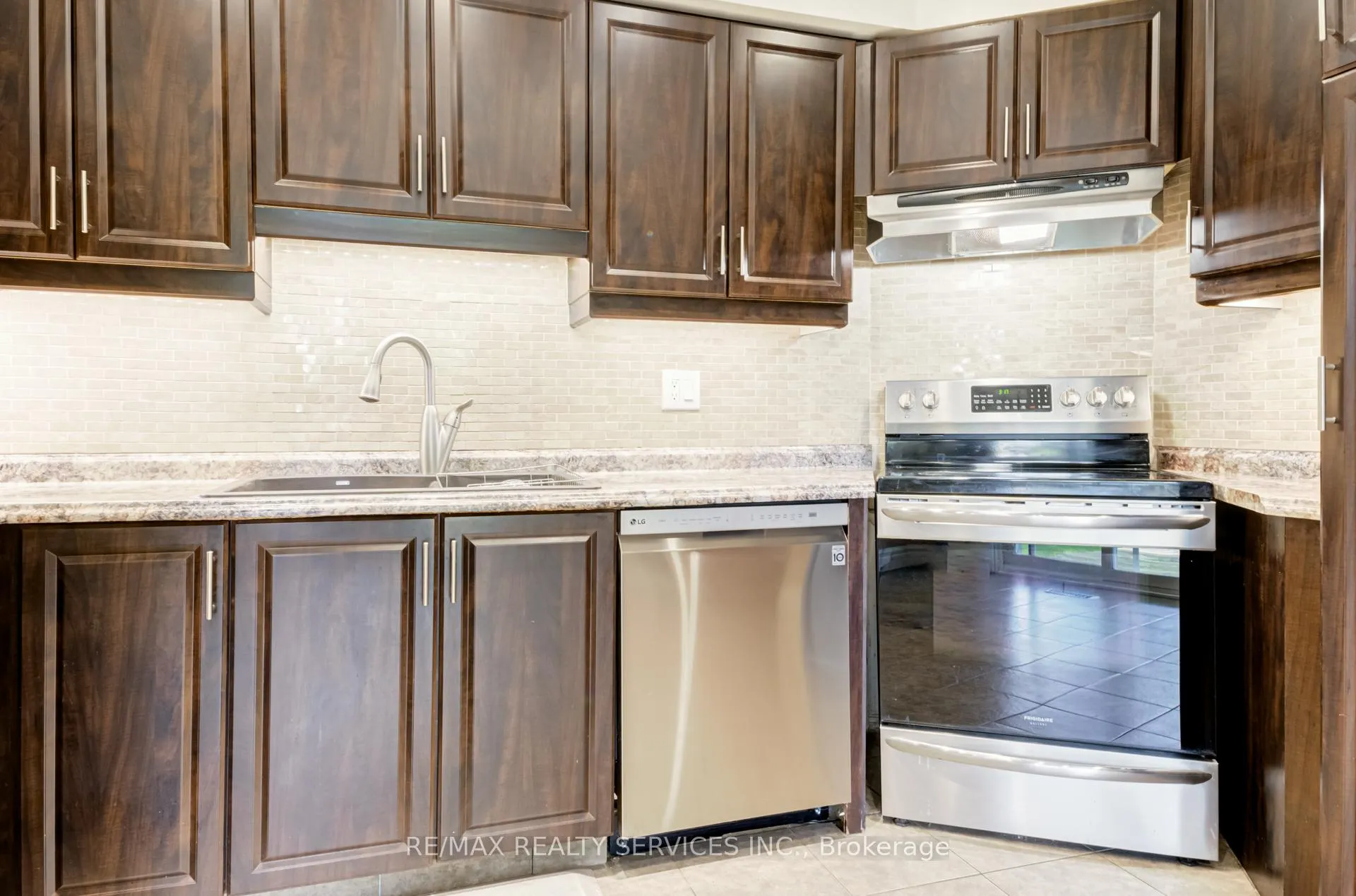 Photo 11 of Unit Upper, 4469 Gullfoot Circle, Mississauga, Hurontario — HOMEH