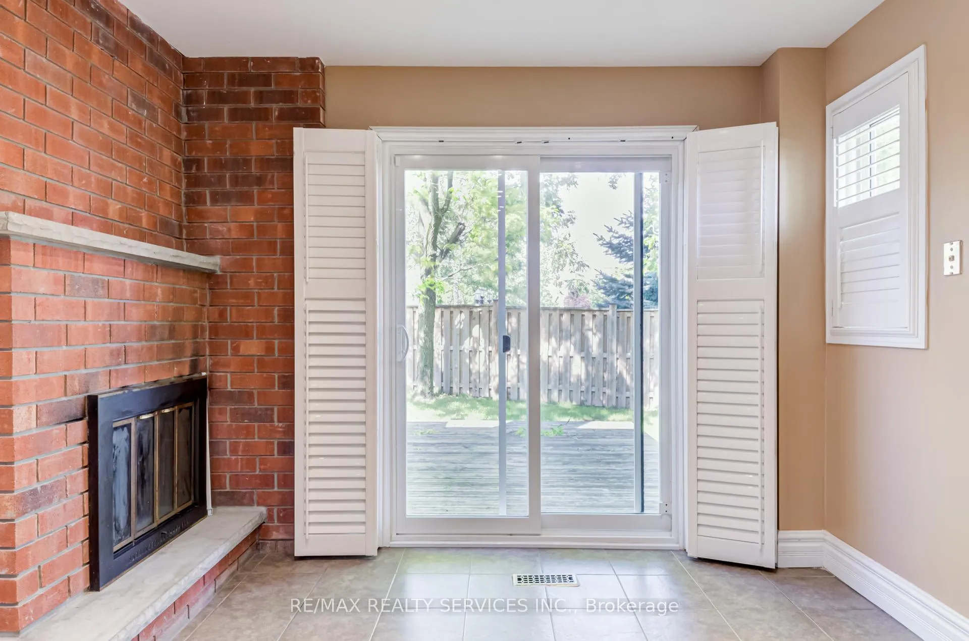 Photo 12 of Unit Upper, 4469 Gullfoot Circle, Mississauga, Hurontario — HOMEH