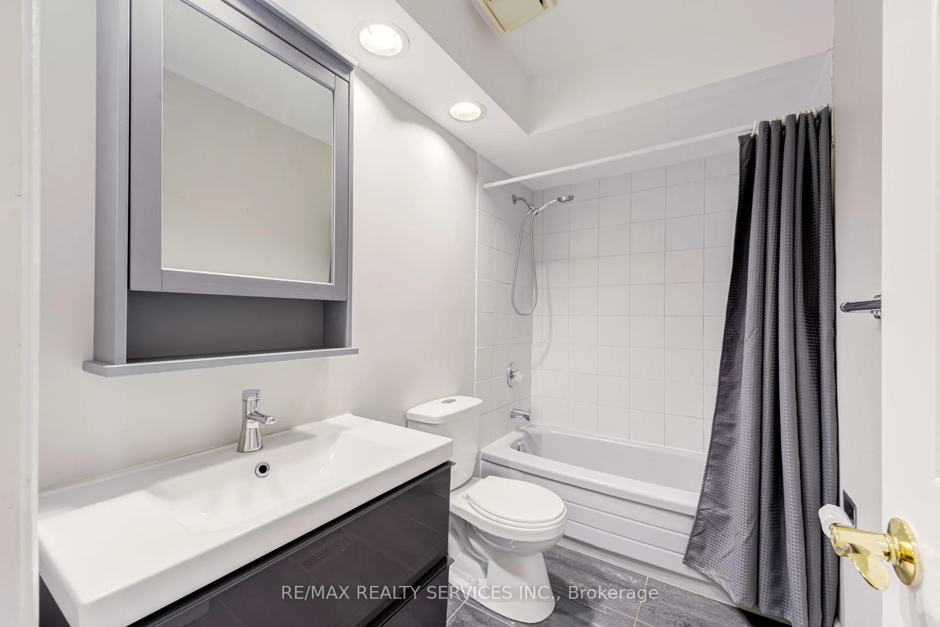 Photo 25 of Unit Upper, 4469 Gullfoot Circle, Mississauga, Hurontario — HOMEH