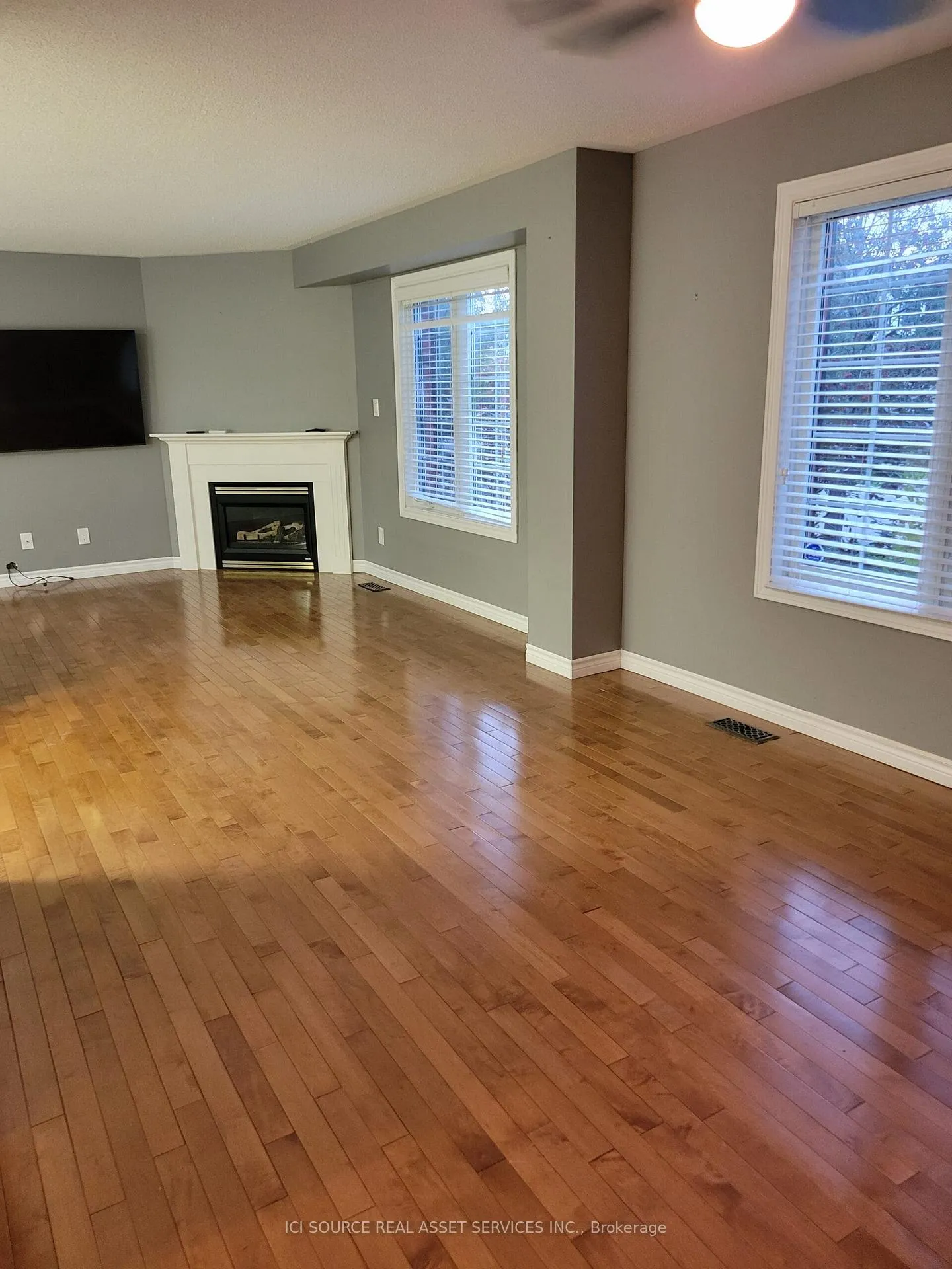 Photo 6 of 88 Wade Square, Clarington, Courtice — HOMEH