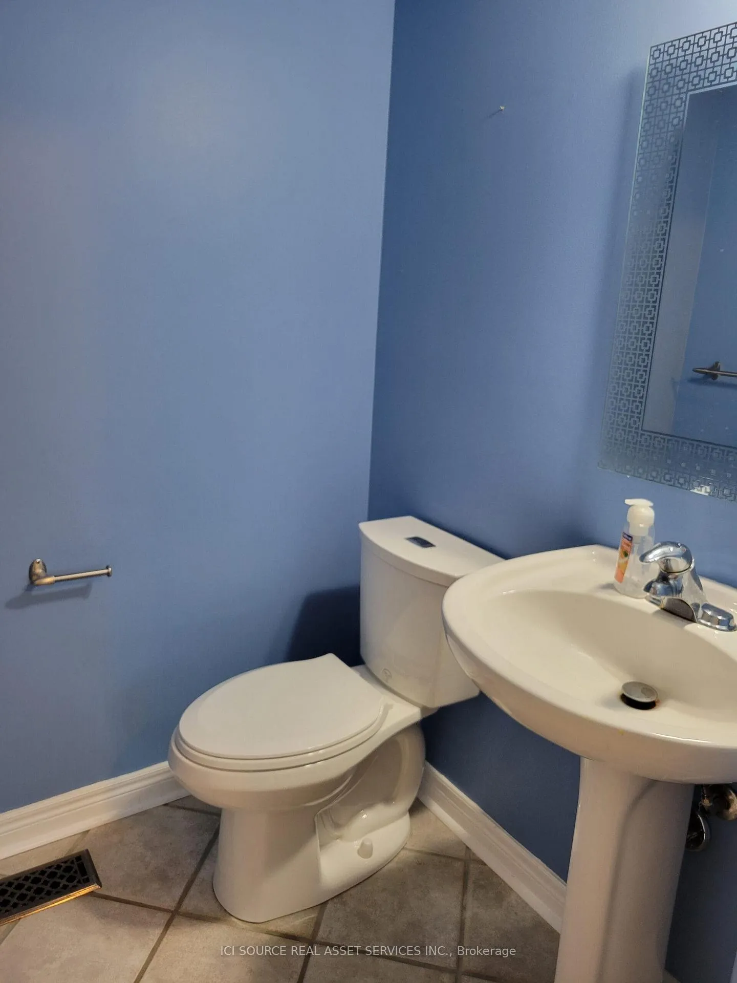 Photo 14 of 88 Wade Square, Clarington, Courtice — HOMEH