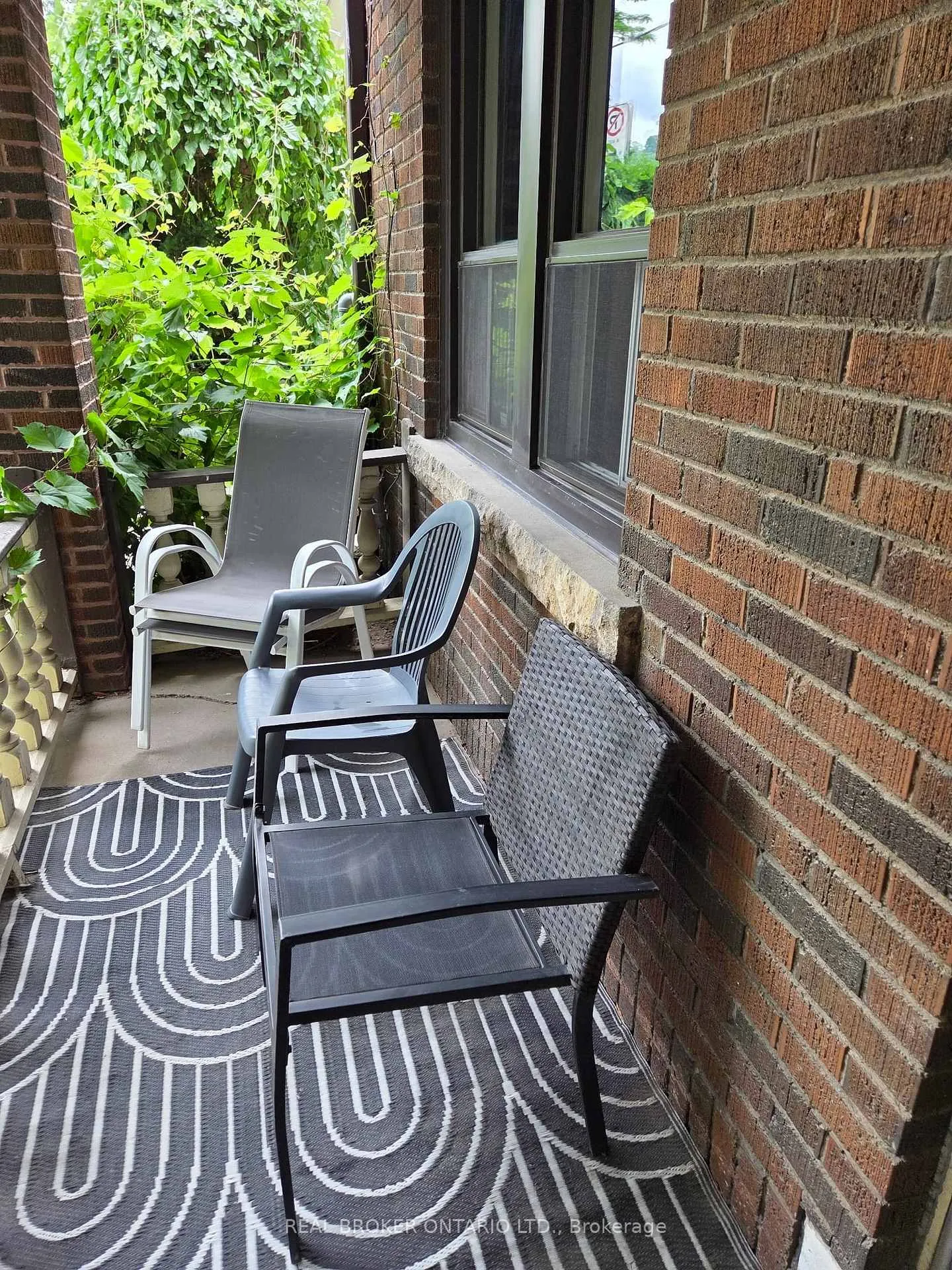 Photo 3 of Unit 8, 4 Hyde Park Avenue, Hamilton, Kirkendall — HOMEH
