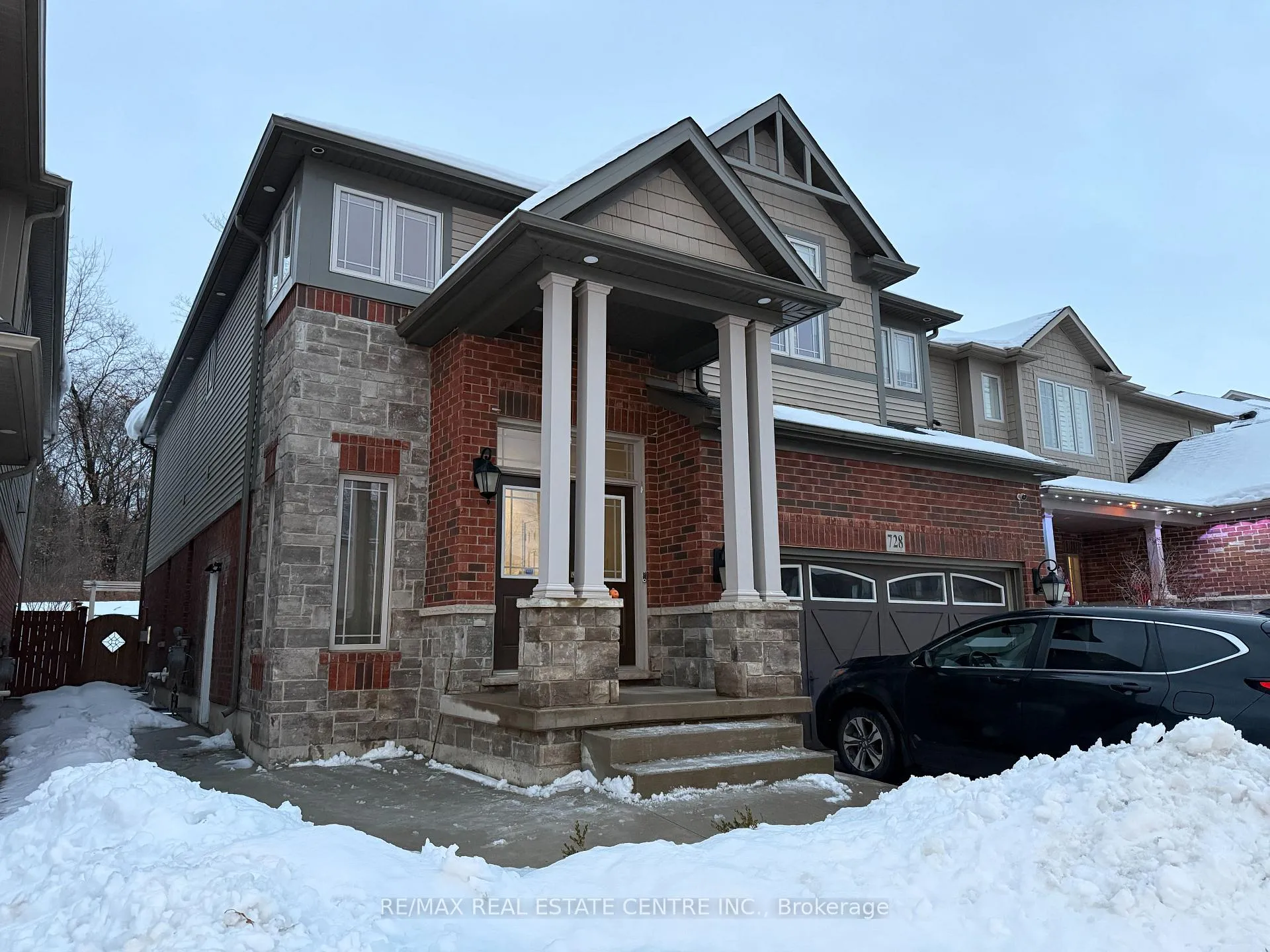 Photo 3 of 728 Robert Ferrie Drive, Kitchener, Doon South — HOMEH