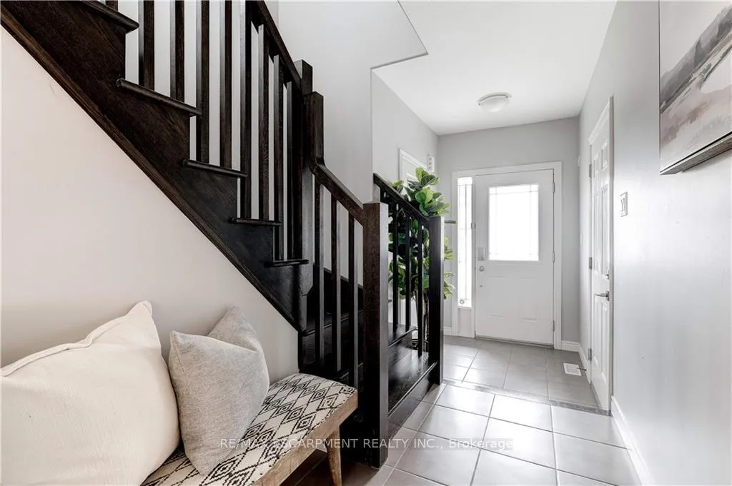 Photo 5 of 172 Westbank Trail, Hamilton, Stoney Creek — HOMEH