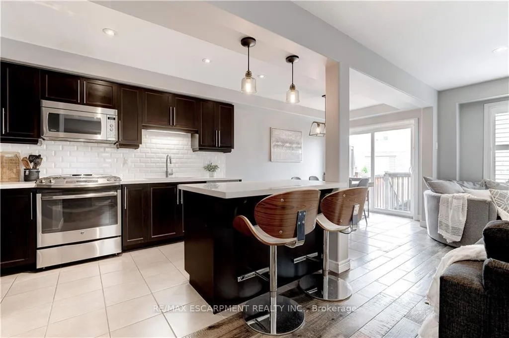 Photo 6 of 172 Westbank Trail, Hamilton, Stoney Creek — HOMEH