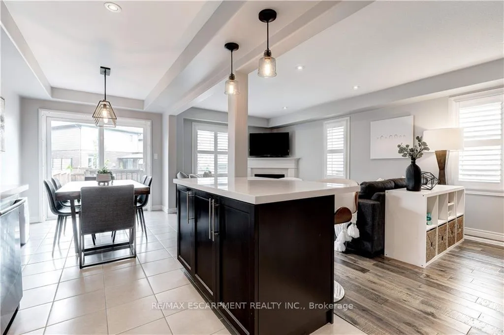 Photo 10 of 172 Westbank Trail, Hamilton, Stoney Creek — HOMEH
