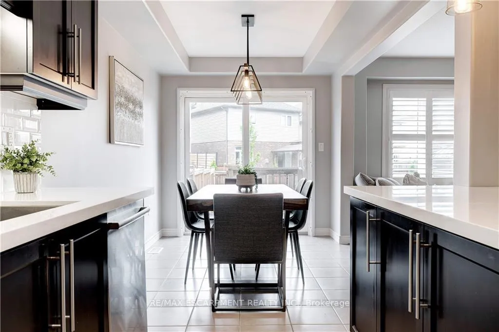 Photo 11 of 172 Westbank Trail, Hamilton, Stoney Creek — HOMEH