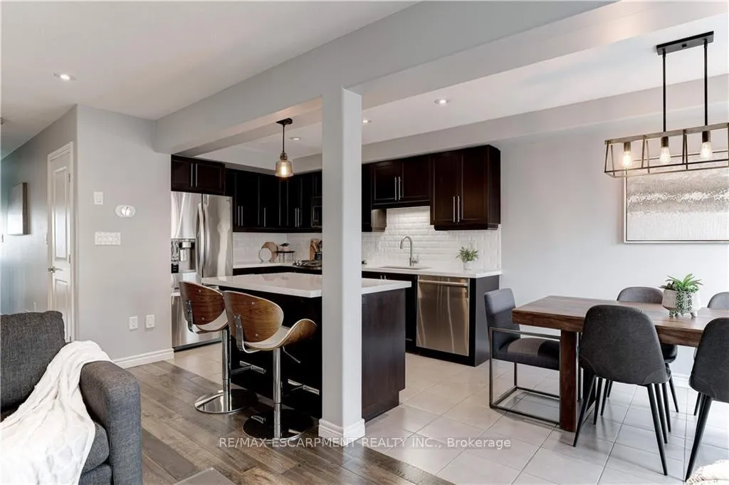 Photo 14 of 172 Westbank Trail, Hamilton, Stoney Creek — HOMEH