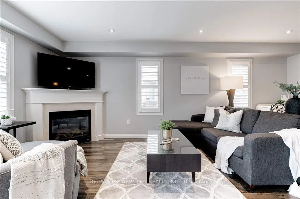 Photo 19 of 172 Westbank Trail, Hamilton, Stoney Creek — HOMEH