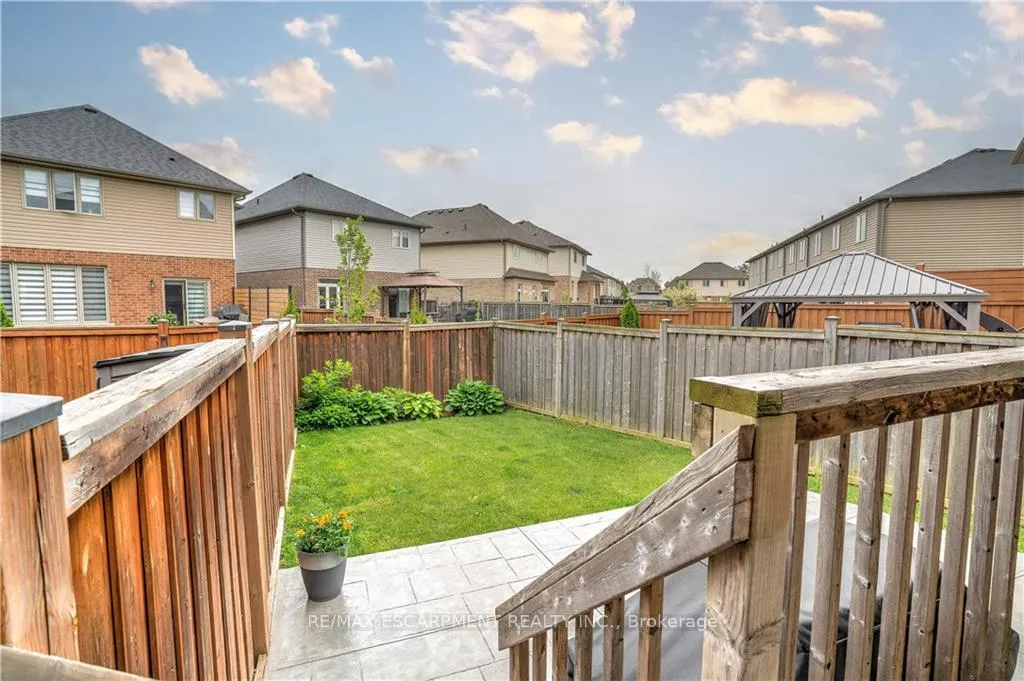 Photo 35 of 172 Westbank Trail, Hamilton, Stoney Creek — HOMEH