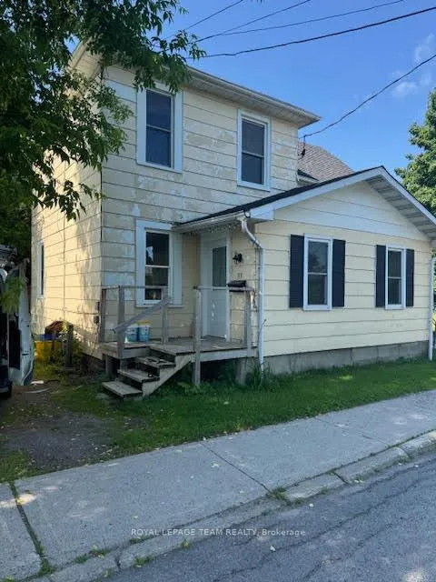 Photo 1 of 33 Alfred Street, Smiths Falls — HOMEH