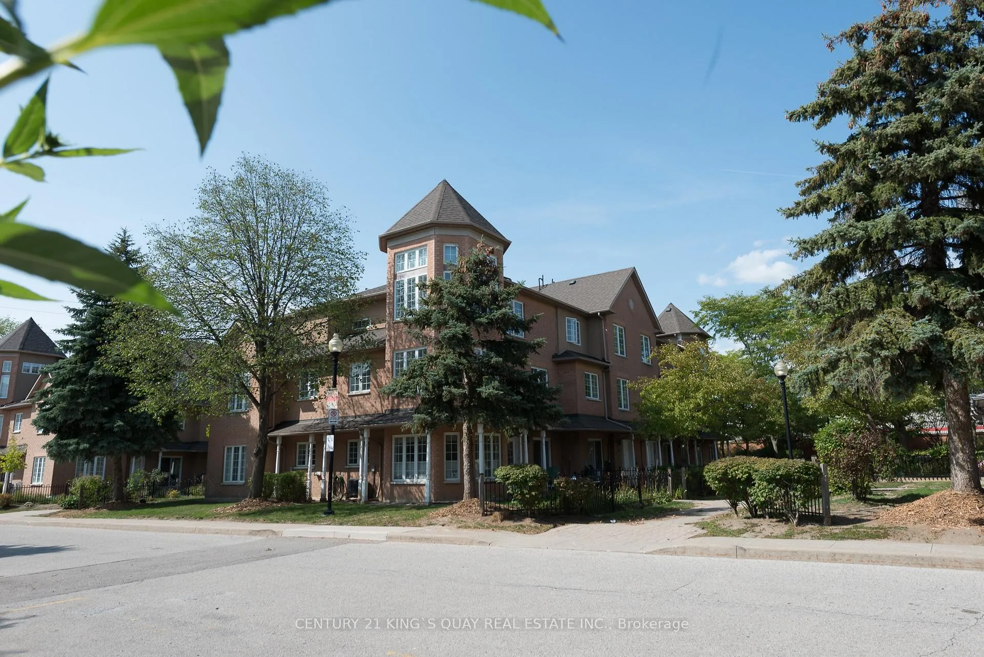Front of Unit 17, 12 St Moritz Way