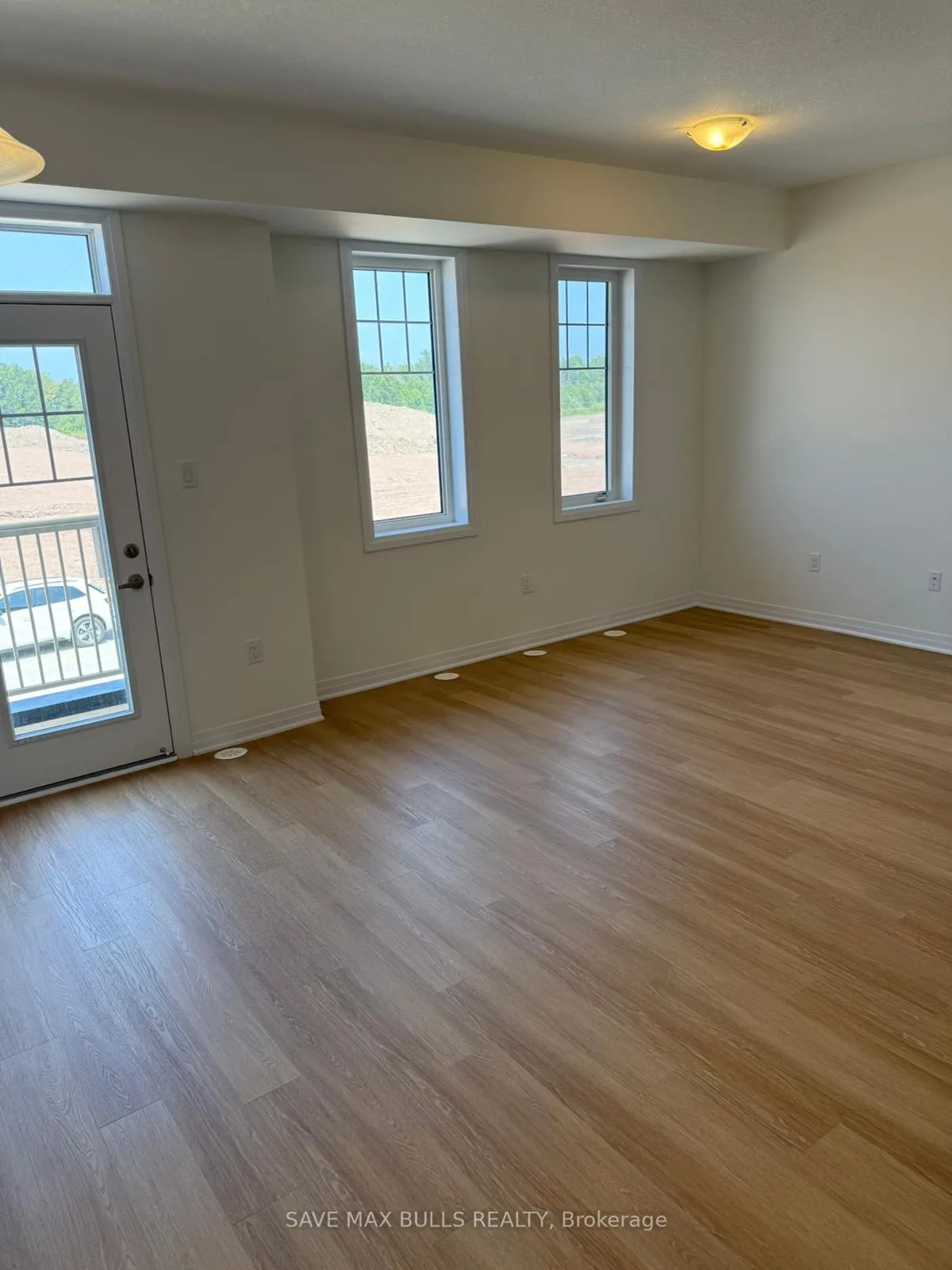 Photo 3 of 39 Gunnel Road, Welland, Dain City — HOMEH