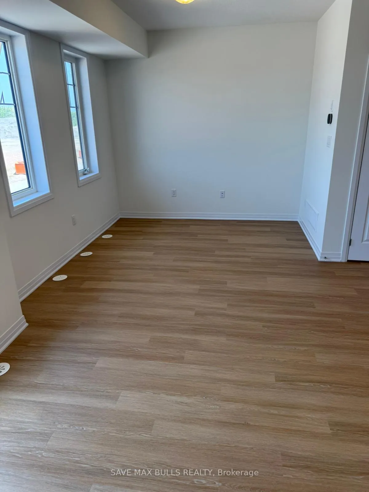 Photo 4 of 39 Gunnel Road, Welland, Dain City — HOMEH