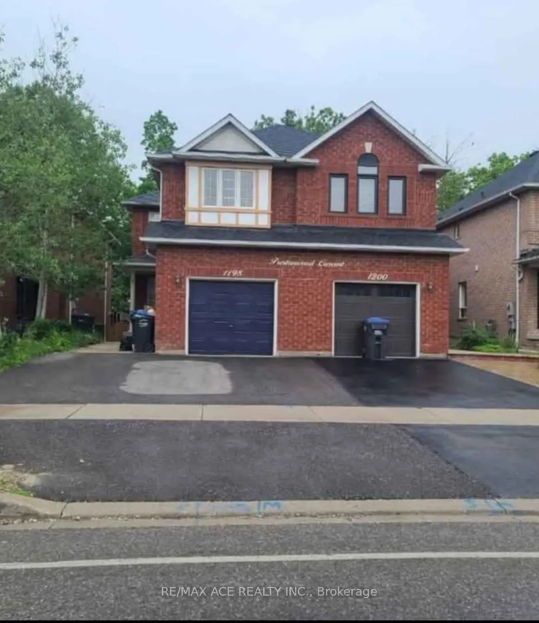 Front of 1198 Prestonwood Crescent