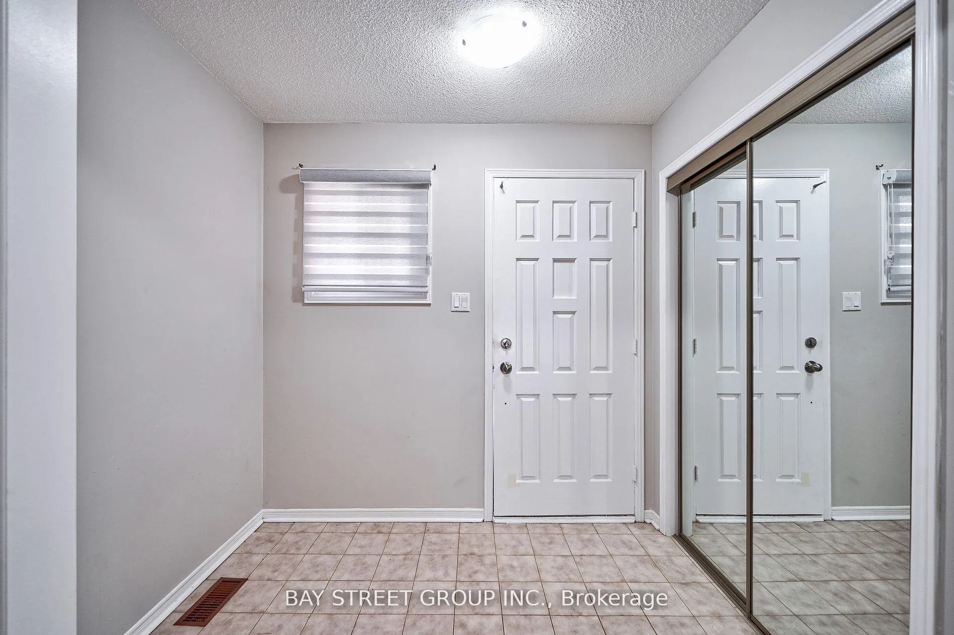 Photo 2 of 65 michener Crescent, Markham, Raymerville — HOMEH