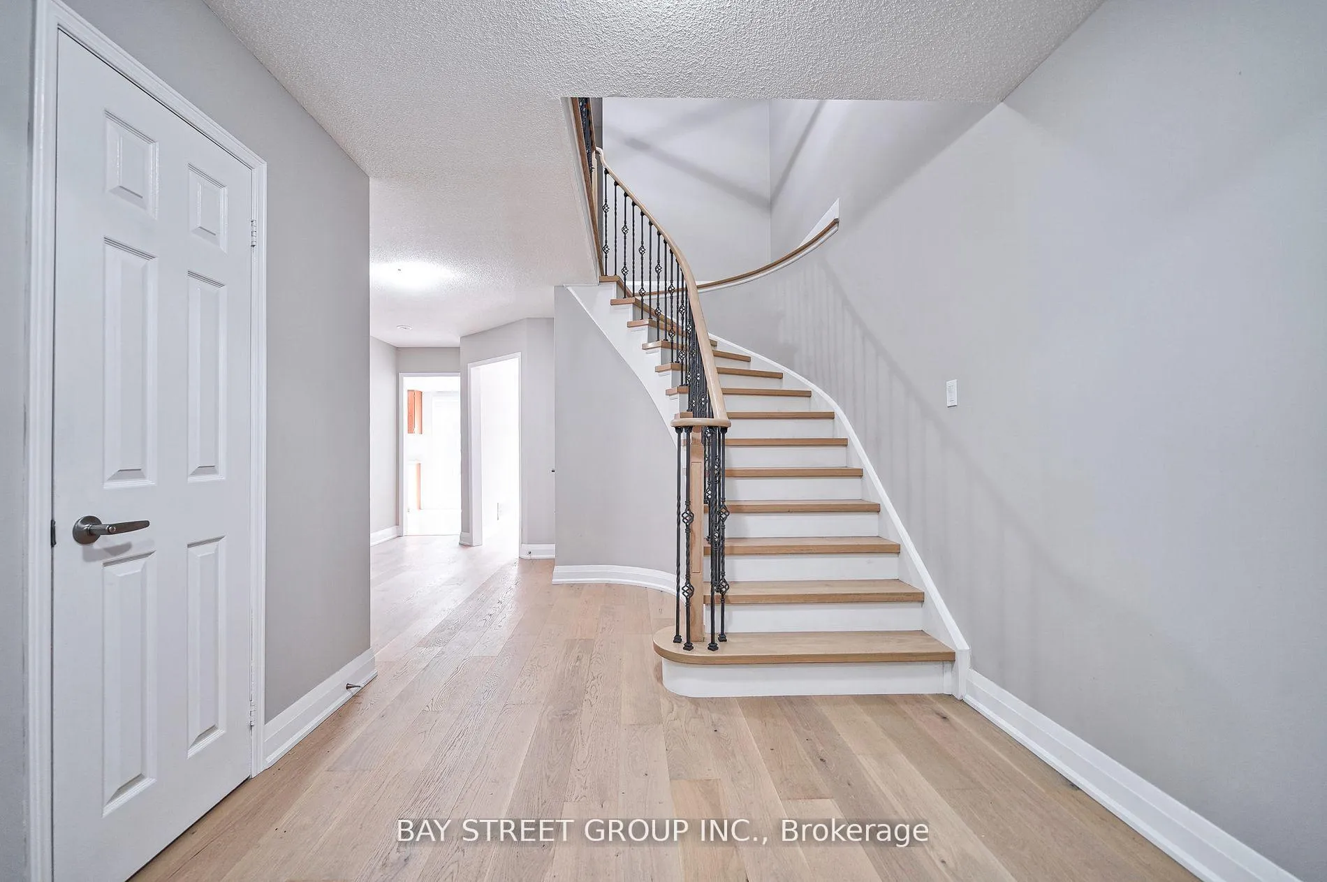 Photo 3 of 65 michener Crescent, Markham, Raymerville — HOMEH