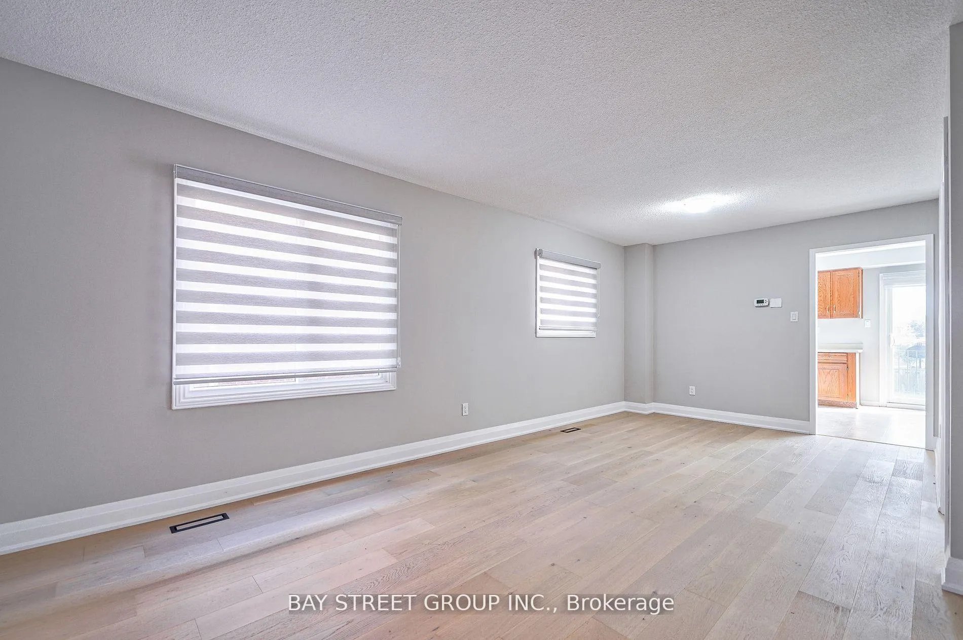 Photo 4 of 65 michener Crescent, Markham, Raymerville — HOMEH