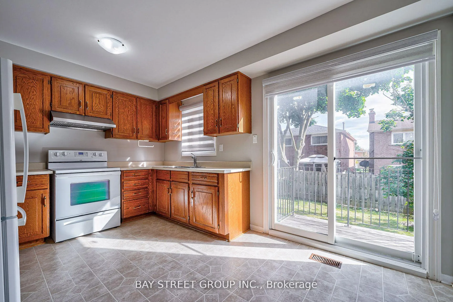 Photo 8 of 65 michener Crescent, Markham, Raymerville — HOMEH