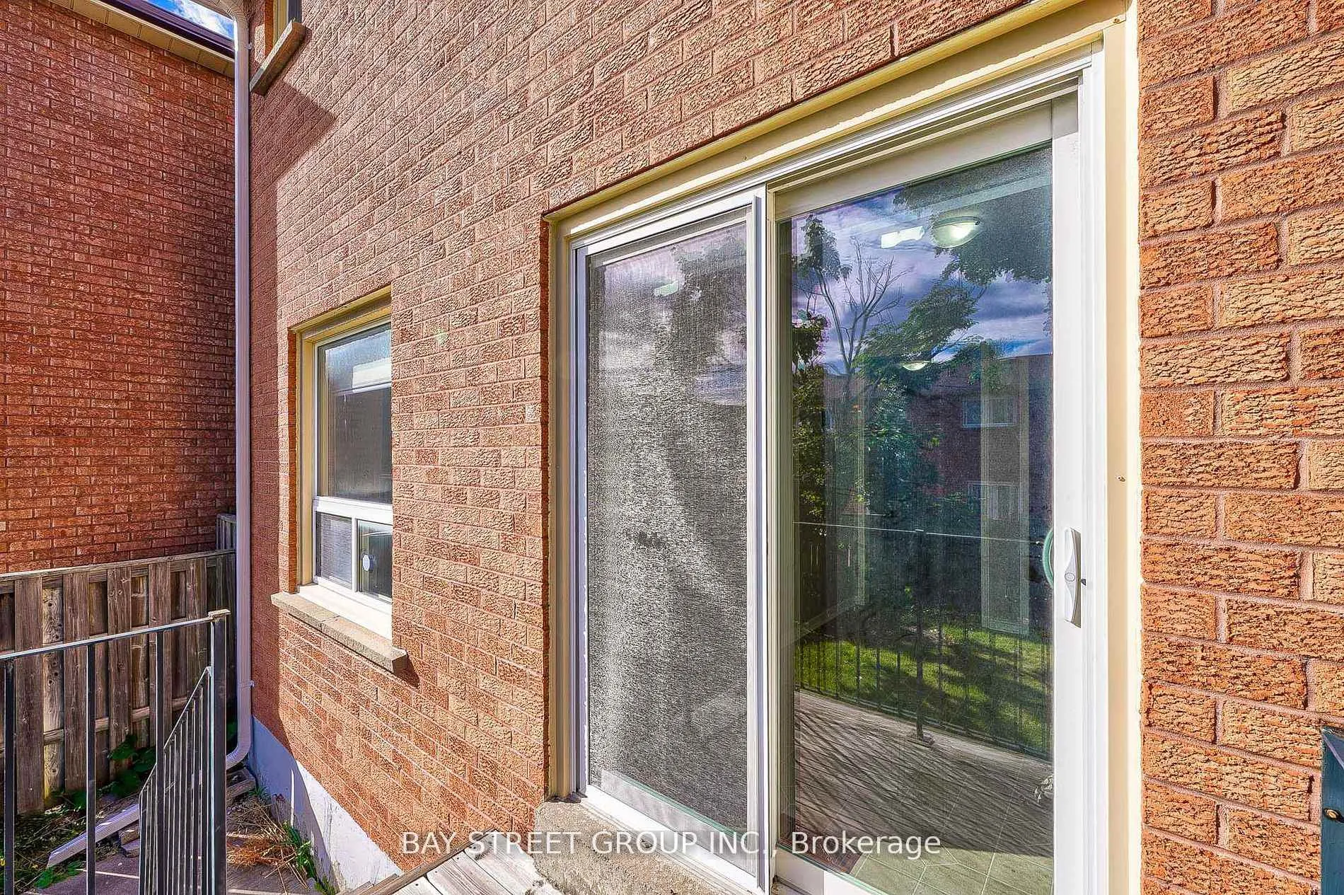 Photo 16 of 65 michener Crescent, Markham, Raymerville — HOMEH