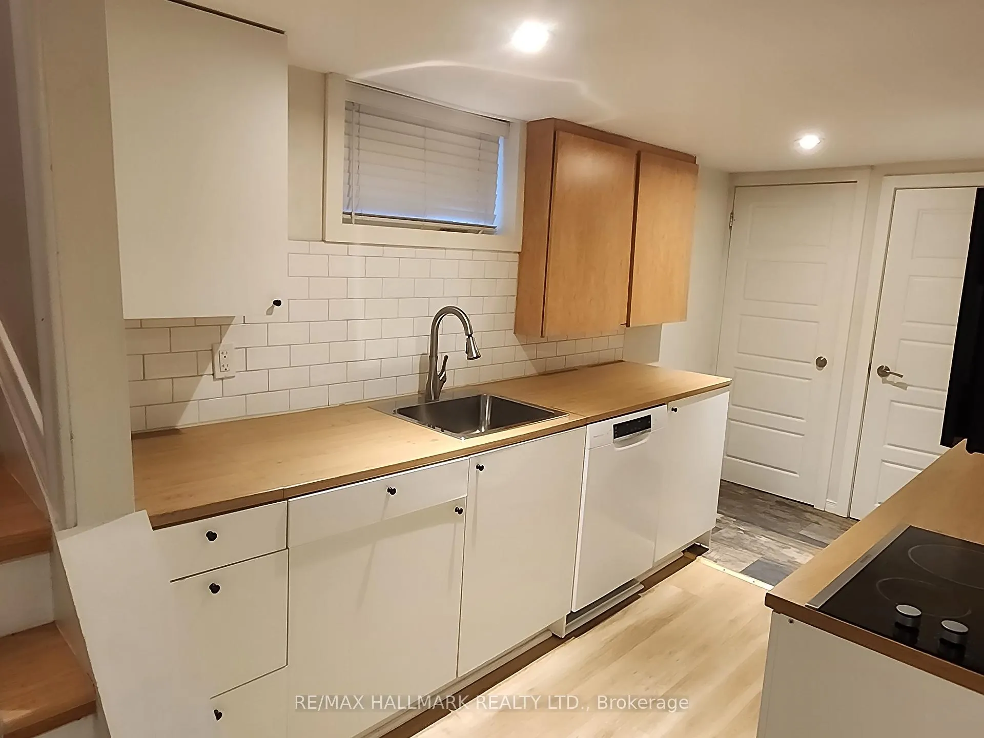 Photo 8 of Unit lower, 96 Glen Davis Crescent, Toronto, East End-Danforth — HOMEH
