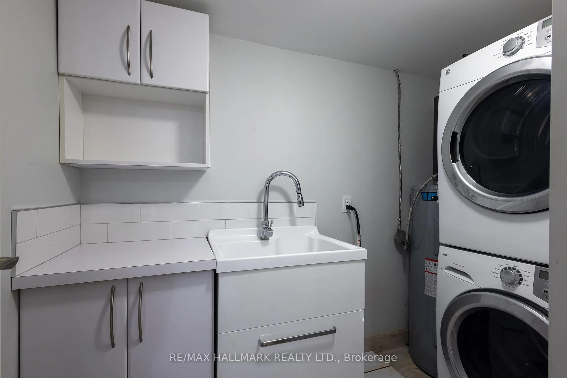 Photo 14 of Unit lower, 96 Glen Davis Crescent, Toronto, East End-Danforth — HOMEH