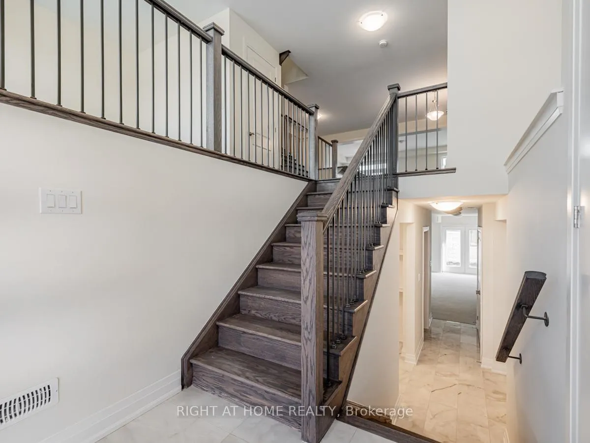 Photo 2 of 225 Beaverbrae Drive, Markham, Victoria Square — HOMEH