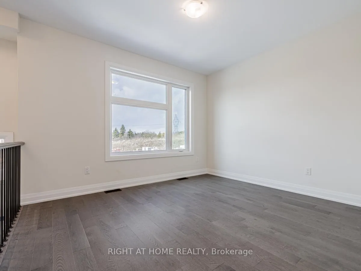 Photo 3 of 225 Beaverbrae Drive, Markham, Victoria Square — HOMEH