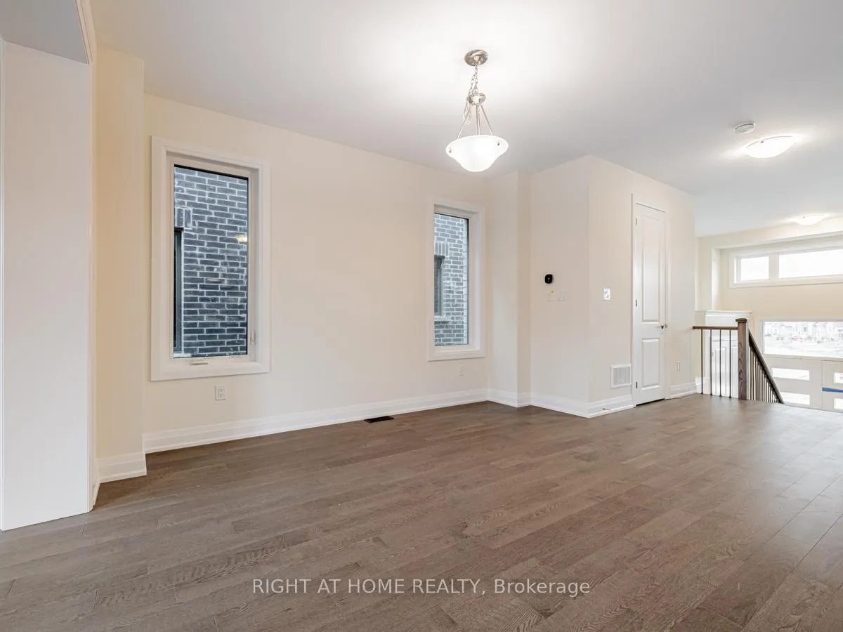 Photo 4 of 225 Beaverbrae Drive, Markham, Victoria Square — HOMEH