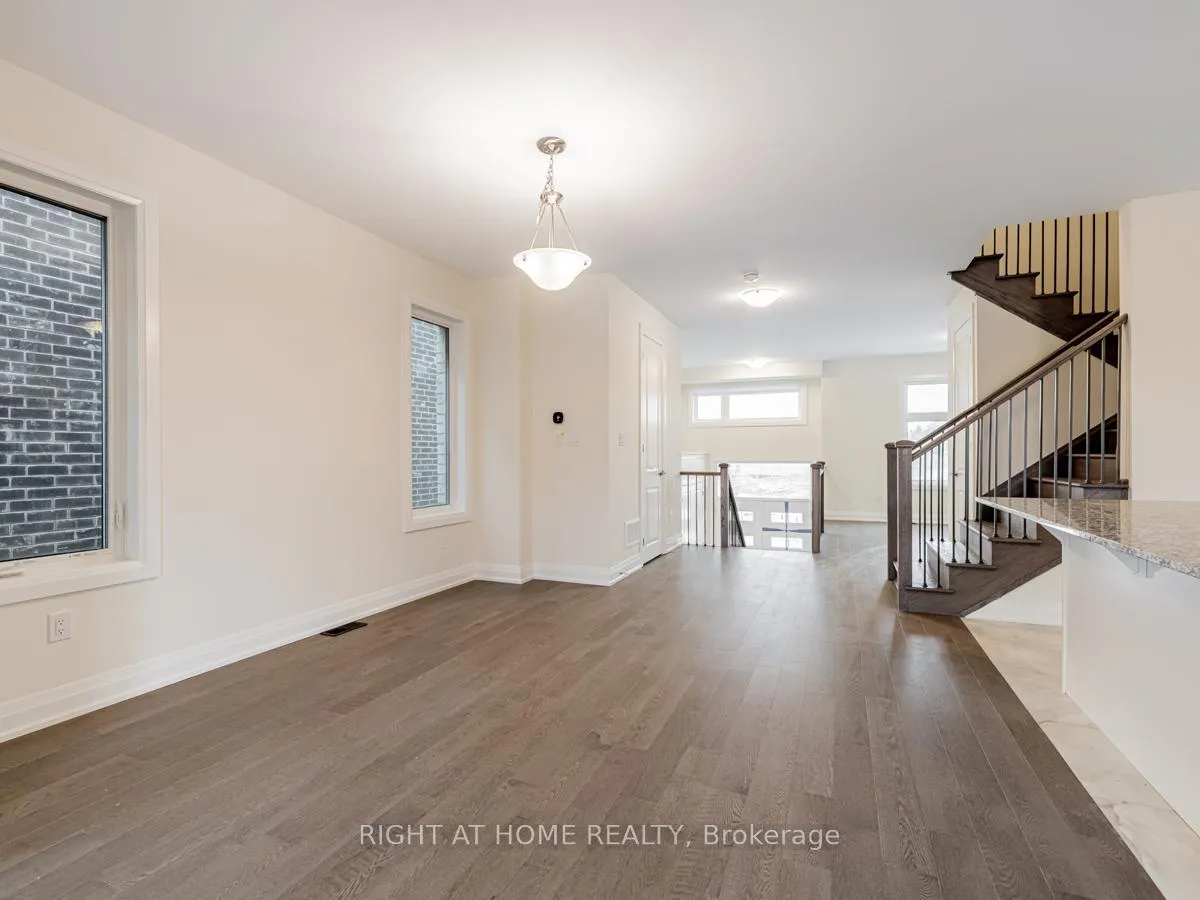 Photo 5 of 225 Beaverbrae Drive, Markham, Victoria Square — HOMEH
