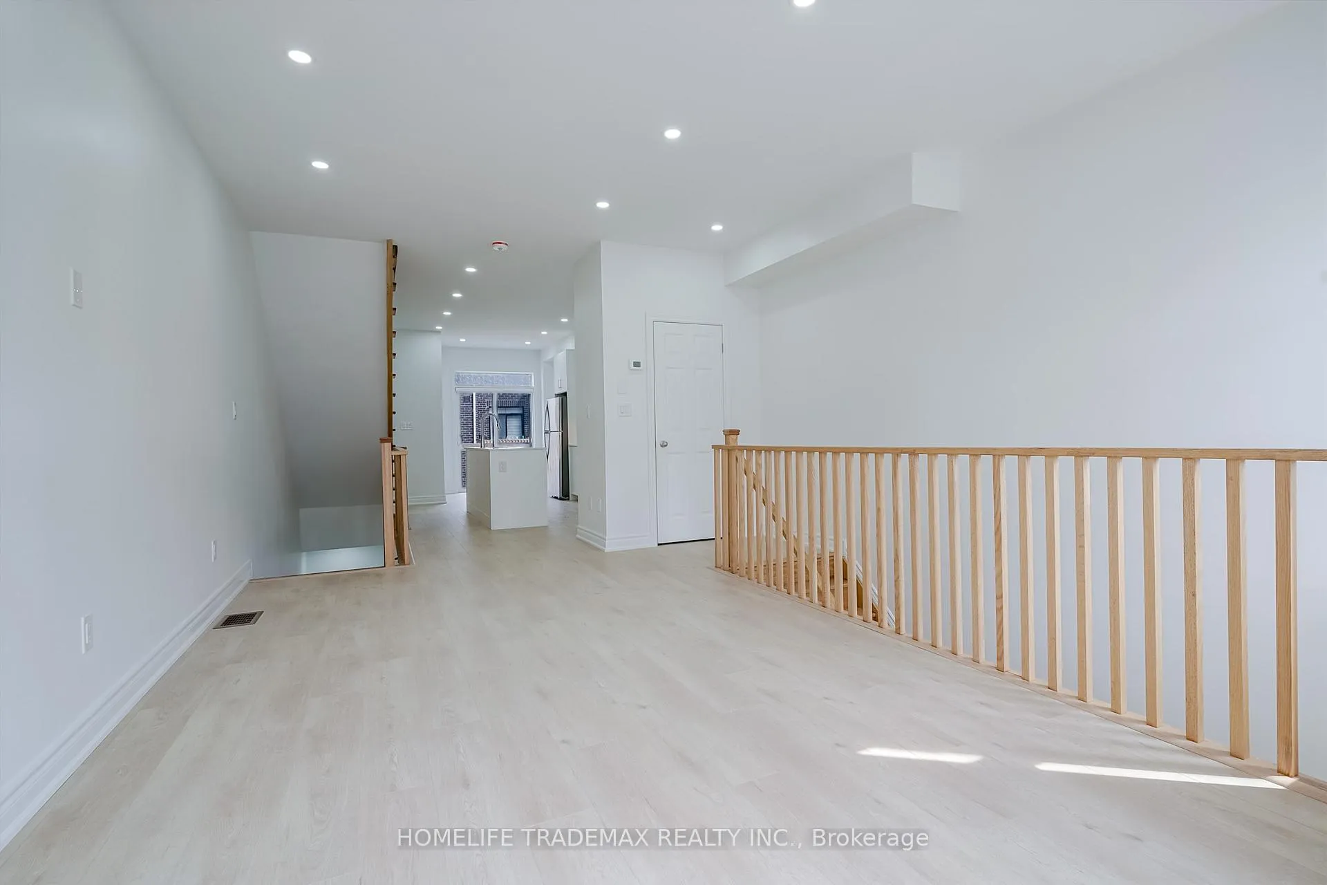 Photo 7 of 770 Eddystone Path, Oshawa, Donevan — HOMEH