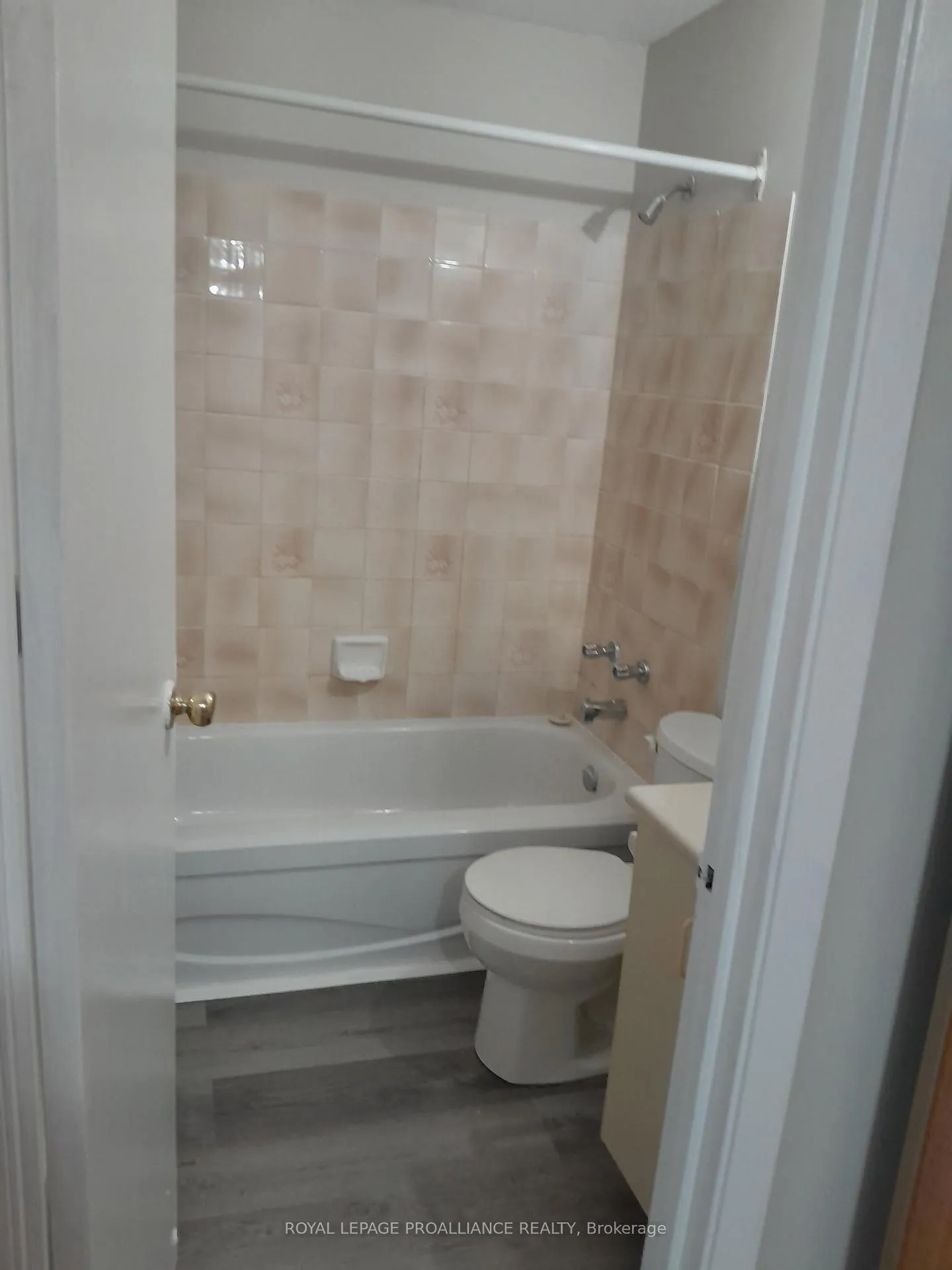 Photo 11 of Unit 301, 35C Union Street, Belleville, Belleville Ward — HOMEH