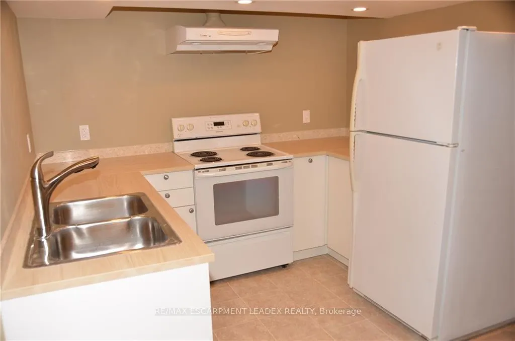 Photo 3 of Unit Basement, 131 Council Crescent, Hamilton, Ancaster — HOMEH