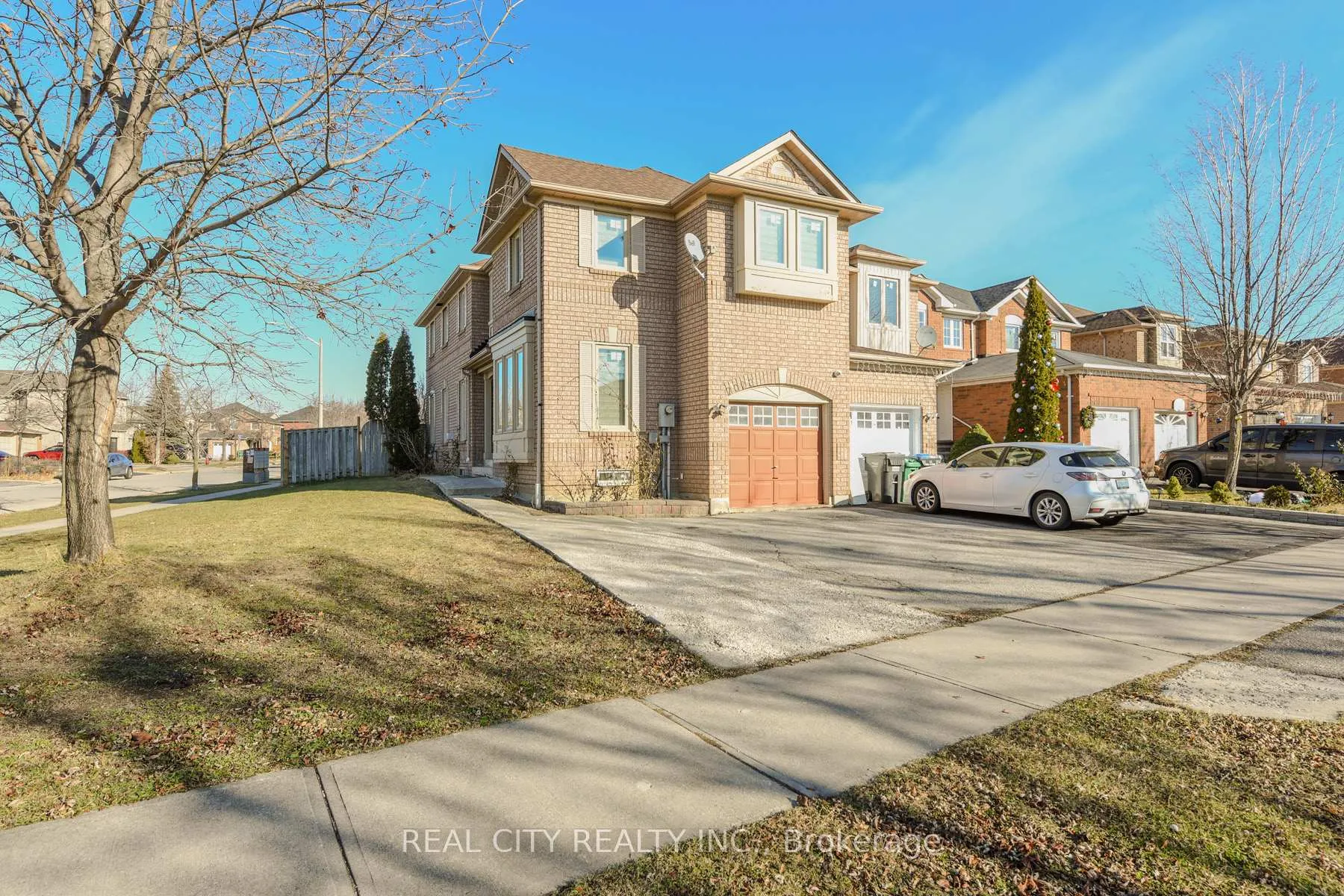 Photo 1 of 7020 Black Walnut Trail, Mississauga, Lisgar — HOMEH