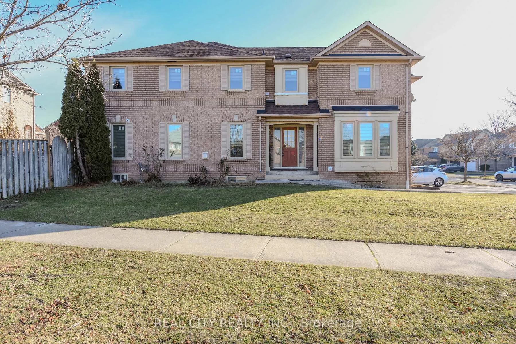 Photo 3 of 7020 Black Walnut Trail, Mississauga, Lisgar — HOMEH