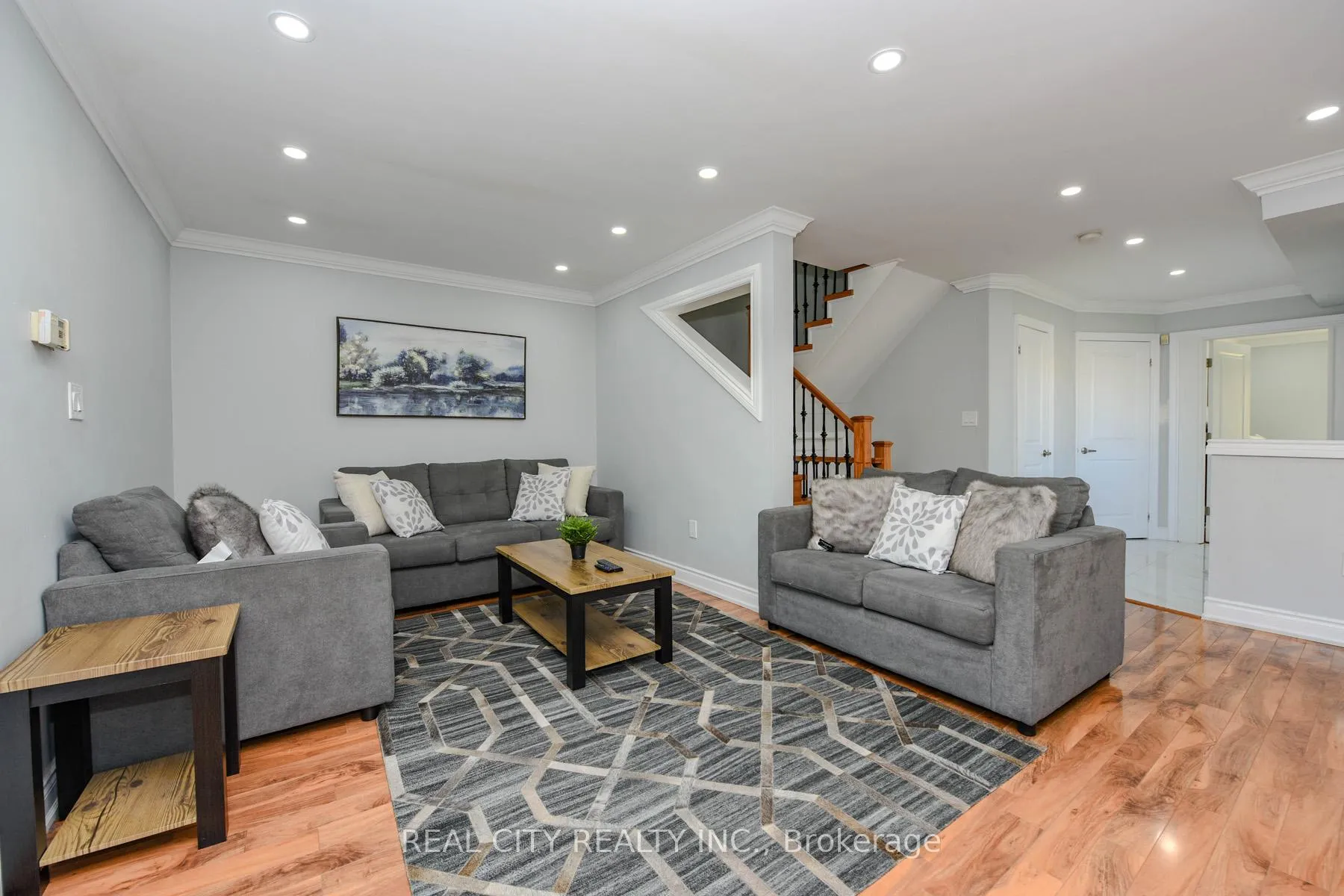 Photo 9 of 7020 Black Walnut Trail, Mississauga, Lisgar — HOMEH