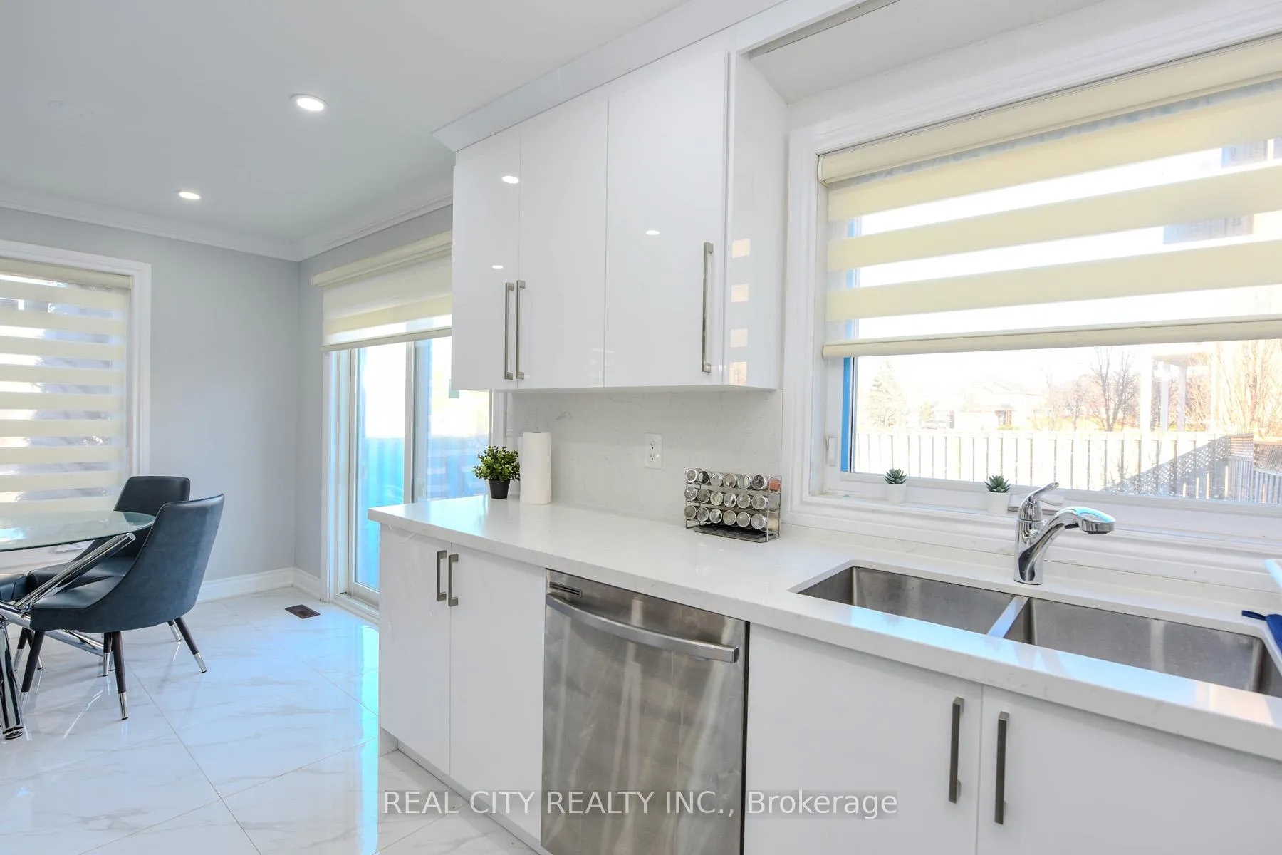 Photo 21 of 7020 Black Walnut Trail, Mississauga, Lisgar — HOMEH